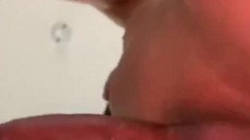 小情侣小情侣在家爱爱 骚逼淫水超多 以为润滑了鸡吧就想爆菊花 用上了吃奶的劲都插不进你说气人不