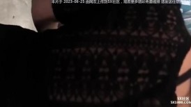 校园霸凌- 小太妹被一群女同学强迫脱光衣服,还强迫她手淫,还说要拍下来给全校男生每人发一份