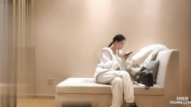 双飞极品外围 黑丝大长腿 淫荡女神配合默契饥渴求插入 尽享齐人之福