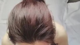 约学妹出来幽会，黑丝裤里丝，打扮的够骚气，用大鸡巴狠狠艹服她！
