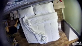 2023-8-27 带超级骚情人酒店开房，刚进来推倒摸胸，呻吟娇喘超大声，表情一脸淫骚，69互舔骑乘位
