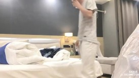 泡良大佬劲爆大作，【约妹达人】，网红脸小姐姐，酒店开房顺利推倒，对白有趣，超清AI画质增强版
