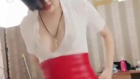 韵味熟女黑丝人妻 上位骑乘全自动 逼毛性感 表情好骚