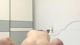 【喜欢坐脸的女人】，漂亮小少妇，体重不过百，身材好前凸后翘奶子大，一刻激情啦