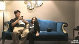 白皙皮肤紧身黑衣小姐姐这风情好撩啊 高颜值好身材前凸后翘，趴在她身上爱抚舌吻骑着狠狠冲刺大力操【水印】