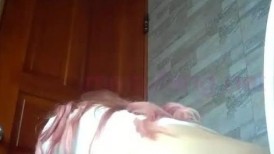 游乐场女厕全景偷拍女神级的小姐姐某游戏的代言人