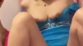 东北淫乱姐妹花，上演女女激情，一根肉棒插双穴，舌吻吃奶，过瘾娇喘！