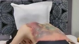满背纹身极品美女！炮友激情操逼！69姿势互舔肥穴，白色网袜骑乘位，站立扶腰后入，极度淫骚