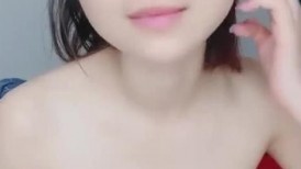 舔屌吸蛋都没有毛毛的极品小夫妻精彩大秀直播啪啪给狼友看，全程露脸让小哥揉着奶子草着逼，干的好舒服好骚