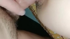 良家小少妇的激情，深夜啪啪给狼友看，衣服都没脱就草上了，淫水湿透骚逼都能拉丝了，大鸡巴无套抽插干射了