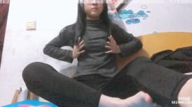 大奶萌妹被前男友套路录制裸体视频全方位展示身体-2