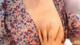 说好了只能操5分钟”极品气质少妇，急去上班，半推半就的摸出来感觉了，结果被操的要打电话请假