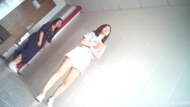 单位女厕全景偷拍女神级的少妇微毛小黑鲍