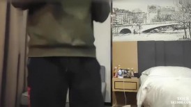 白色紧身小背心御姐真是尤物啊 高挑大长腿搔首弄姿上手揉捏爱抚，言语挑逗连体黑丝啪啪猛力做爱【水印】