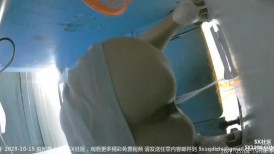 纸箱厂再遇加班蓝纱裙白高跟女神妹%2C两片嫩唇擦了数十下毛揪掉了