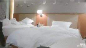 端庄气质的极品车模一袭性感黑衣看了就想狠狠蹂躏，笔直白嫩娇躯勾人黑丝 口交呻吟抚摸奶子啪啪深深猛操