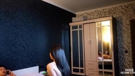 2023-10-17【国外探花】约了个亚籍性感妹妹，一对奶子很挺，埋头吃屌，近距离特写一顿操
