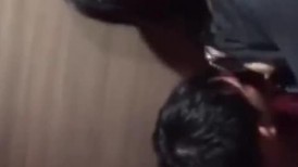 【某某门事件】第44弹 小情侣KTV厕所大战，女主颜值极高，清纯美丽，特别是那舒服享受的表情
