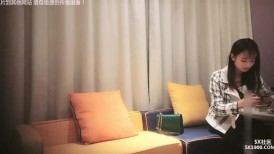 挑选颜值不错精致小美女做爱，楚楚动人温柔迷人啪啪大力进攻，舔吸套弄口交激情噗嗤噗嗤侧入深深，好爽啊【水印】