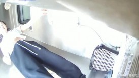 学院女厕近距离全景偷拍白衣黑裤美女 毛绒绒的肥鲍鱼