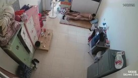 黑客破解家庭网络摄像头偷拍 夫妻的日常性生活六九轮流上位啪啪