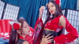 【双飞女神顶级】绝美女神『夏暮光』+ 性感魅惑『玟妡』最新重磅双飞巨制《化身火辣狐仙》极品性爱啪啪
