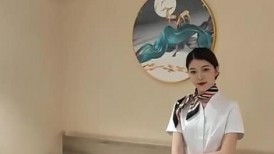 2023-11-6【模特写真拍摄丶探花】现场拍摄气质模特，空姐制服性感黑丝，摆出各种姿势，脱光光掰开穴