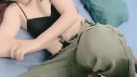 黑白配激情大秀5P，黑人狂插亚裔美女，全程露脸强行扒光，揉奶玩逼，三男草两女，比的就是一个速度狂草蹂躏