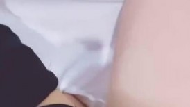 极品美臀小姐姐！第一视角骑乘位！拨开内裤大屁股套弄，上上下下爽翻，特写大屌插嘴，娇喘呻吟不断