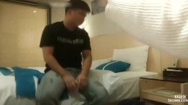 【69口嗨哥探花】，泡良大神再出江湖，今晚是干逼的一天，美乳爱笑小姐姐，黑丝啪啪干爽