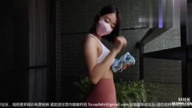 清纯反差骚学妹，✅穿着性感瑜伽裤背着男友偷情，说晚上还要和老公做爱 不让我内射！劲爆完美身材极度淫骚