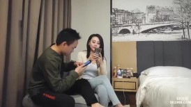 探花精选，骚气黑丝御姐，服务态度超级好。【中文字幕】