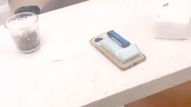 2023-12-11【模特写真拍摄丶探花】约模特拍摄，摆出各种姿势，黑丝袜脱下内裤，多毛骚逼黑深林