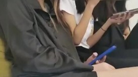 三个娇嫩青春萌妹子排排坐 等著小哥选妃一个比一个嫩年轻真好