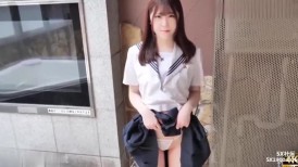 高颜值清纯JK萌妹吃鸡啪啪 小粉乳白虎穴 被小哥哥无套输出 内射灌满小穴