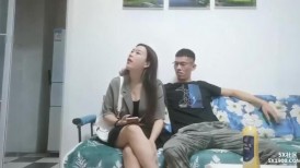 漂亮巨乳少妇吃鸡啪啪 你这个表情我都不好意思操了算了 被大鸡吧操的肚子痛的受不了哭了