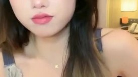 极品尤物新人美女！丰乳肥臀肉感！酒店炮友激情操逼，抓起屌展示口活，骑乘位猛操多毛骚逼