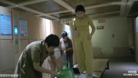 十二月新流出大神潜入水上乐园更衣室偷拍美女更衣