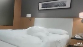 漂亮美眉吃鸡啪啪 射哪里 射外面 外面哪里 舒服吗 我不行了 身材苗条大长腿小娇乳