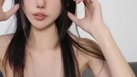顶级颜值尤物女神！近期下海激情不断！性感黑色内衣，搔首弄姿娇喘，多毛骚逼，手指插入扣紧致