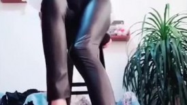 70后美妈妈 ·不惧时光优雅到老 性感老女人，皮裤诱惑，珍珠情趣丁字裤，喷水！
