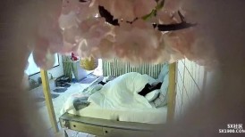 2024-01-16新流出酒店偷拍 羞涩小伙迷恋女友小穴爱不释手扣个不停女友大叫爽