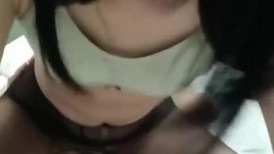 小情侣初下海 酒店开房操逼 开档黑丝美腿猛扣穴 大肥臀骑乘位抽插 翘起屁股求操后入撞击