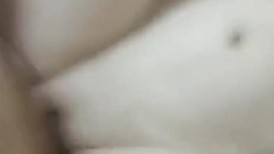 漂亮美眉 舒服吗 舒服 老公不要停 射哪里嘴里还是逼里 射逼里 在家被男友无套输出 内射