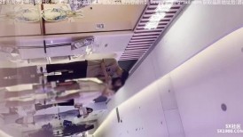 大神偷拍美女裙底风光 SR级！漂亮清纯小姐姐选衣服内裤都湿了