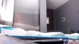 2023-1-24【模特写真丶探花】会所找女技师，深夜再来一场，黑色长裙丝袜，骑在身上磨蹭，各种姿势轮番操