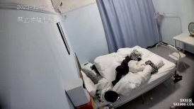 【酒店偷拍】寒假前的疯狂，此房一出必属精品，学生妹饥渴难耐，不让打游戏求操屄