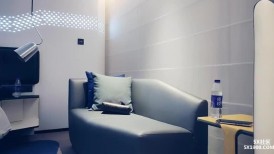 【黛西老师】真实SPA按摩店偷拍，挑逗按摩小伙，对白刺激，小骚逼水汪汪真淫荡，无毛白虎穴，赞