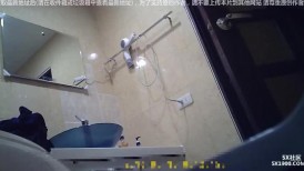 国产高校女生宿舍偷拍 脱光衣服到洗澡然后穿衣全过程下面逼毛还挺茂盛的