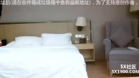 2023-2-7【用利顶你】高价约操极品外围，高颜值白衣大奶，镜头前吃吊舔骚逼，美女很配合，大白美臀骑乘位暴操